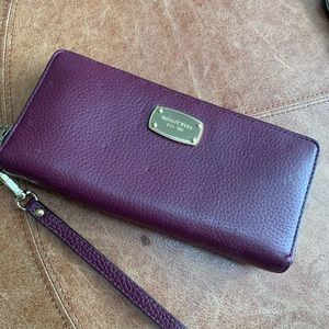 Michael Kors large jet set wallet